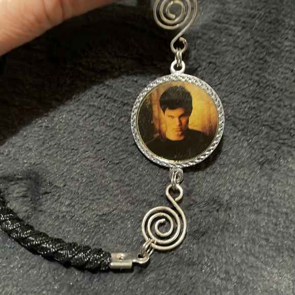 Twilight Jacob book band - Picture 2 of 3